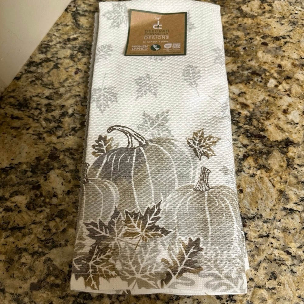 Thick pack of seasonal kitchen towels